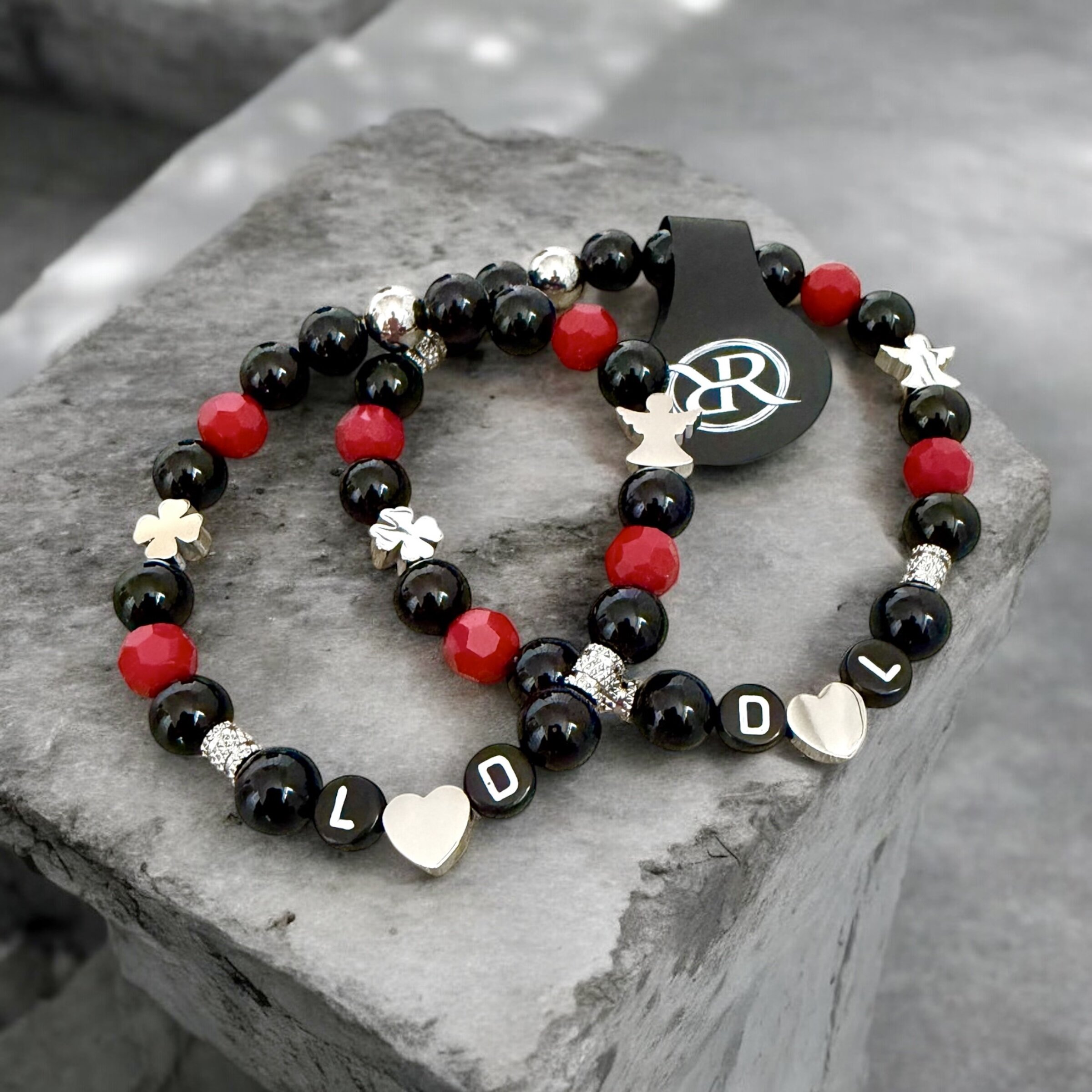 Partnerské náramky s přidáním vlastních písmen